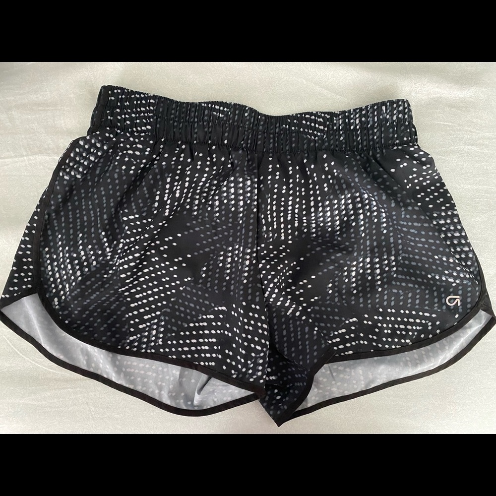gap athletic shorts 🖤